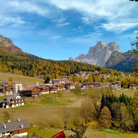 Pelmo Mountain Appartement *